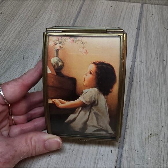 Vtg Victorian Glass & Brass Music Box Piano Playing Little Girl Vermont Ltd MCM - Picture 1 of 7